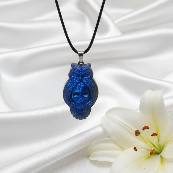 Collier noir hibou tête de mort labradorite bleu
