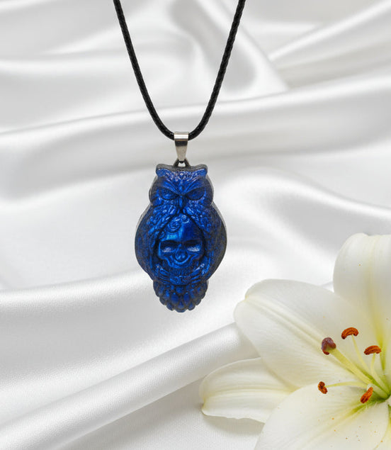 Collier noir hibou tête de mort labradorite bleu