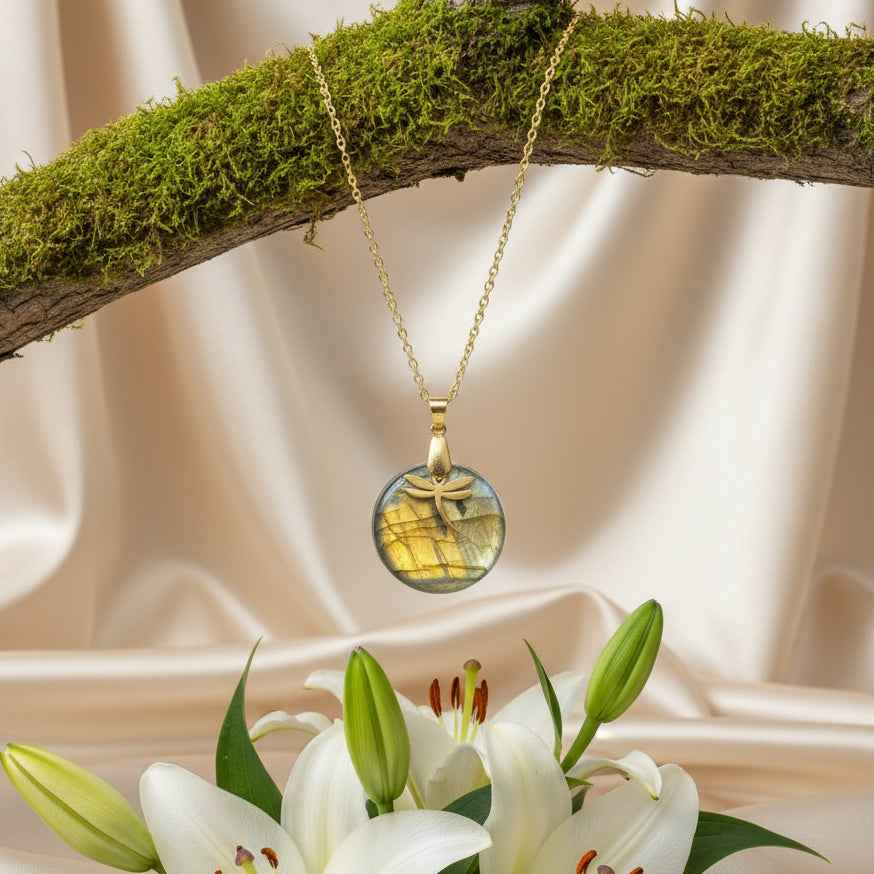 Collier libellule doré et labradorite
