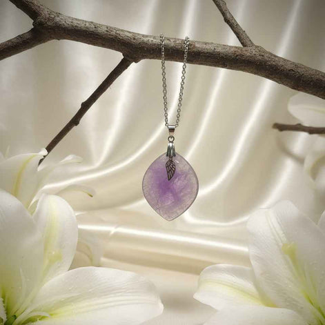 Collier ange argenté et son améthyste