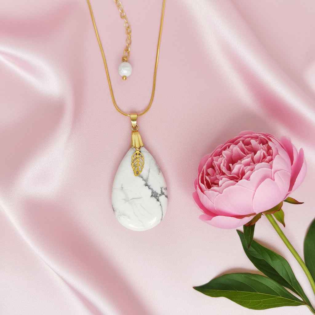 Collier doré et Howlite, Métatron ou feuille