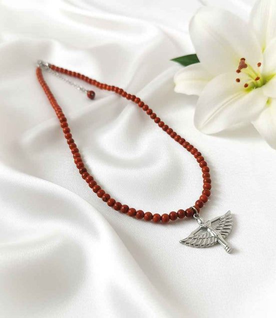 Collier en jaspe rouge, Vitalité & Ancrage, déesse ou serpent