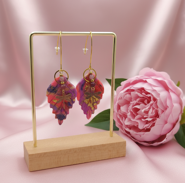 Boucles d’oreilles dorées Tourmaline rose et Libellule