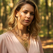 Collier de perles en Pierre de Lune Multicolore, Loup L’Instinct Sacré