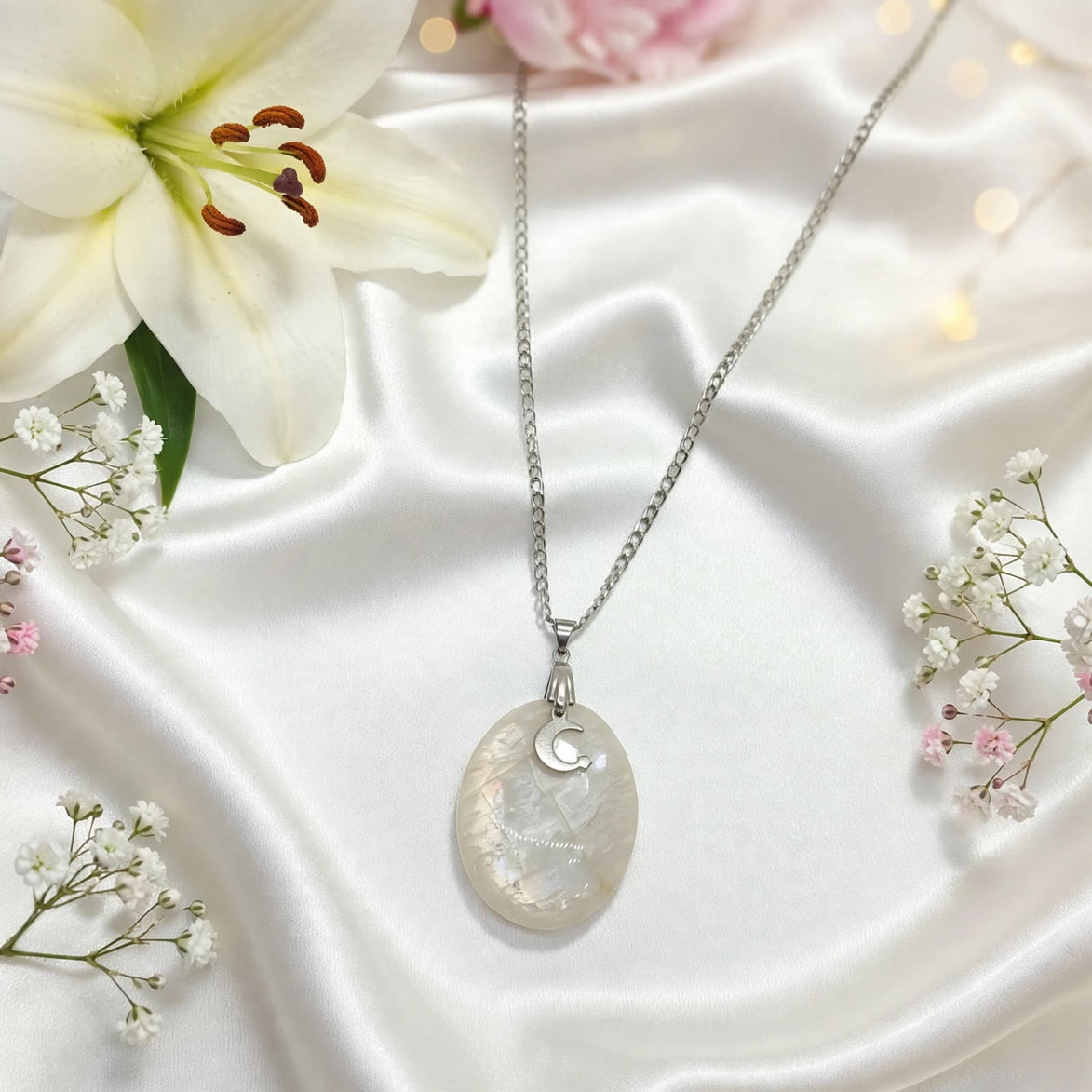 Collier en pierre de lune blanche