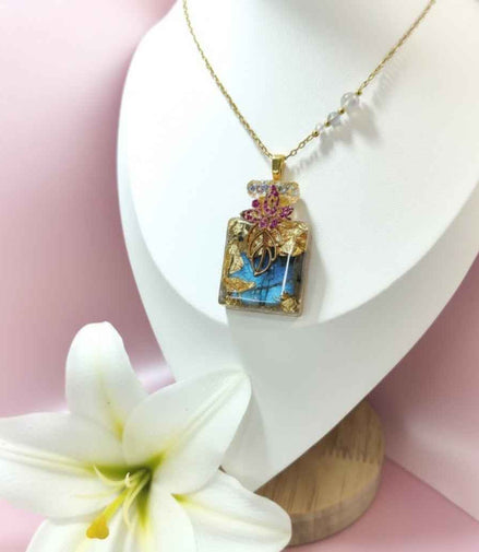 Collier doré en labradorite, flacon orgonite