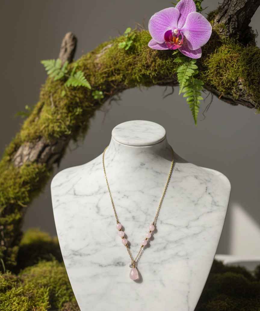 Collier long Doré et pierre de Kunzite 60cm