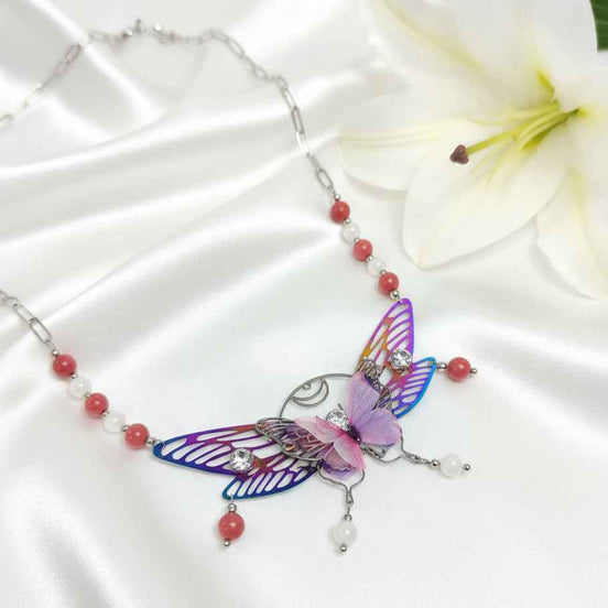 Collier papillon féérique, rhodonite et pierre de lune, fait mains, pièce unique