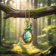 Sautoir doré et labradorite sertie
