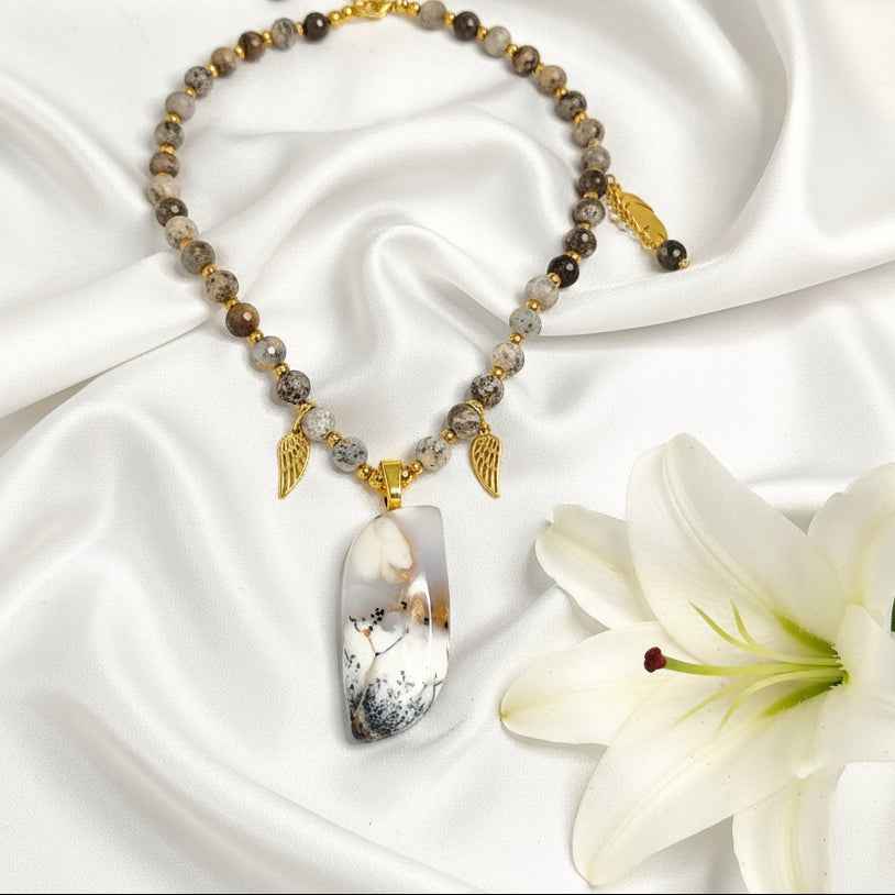 Collier de perles Divina en merlinite (opale dendritique)