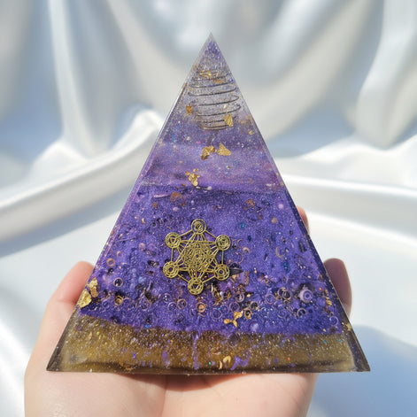 orgonite pyramide protection