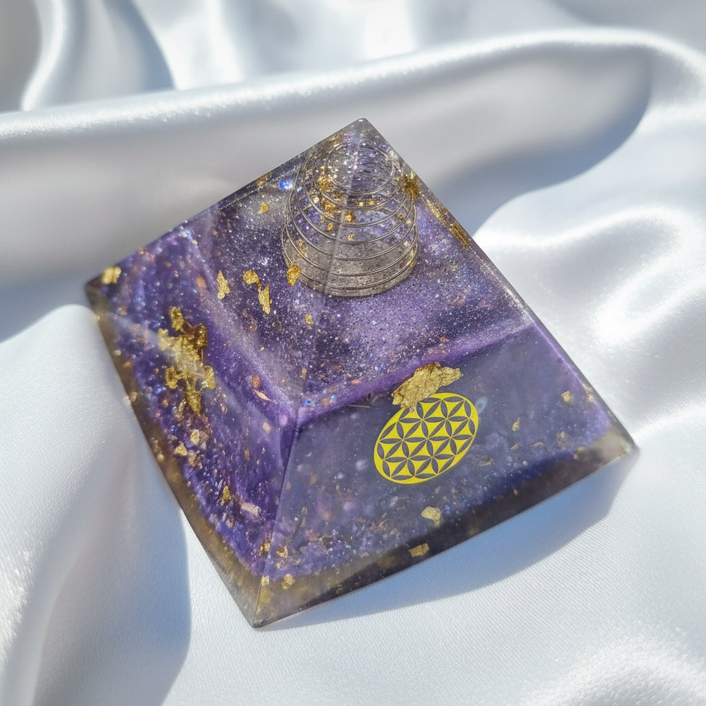 orgonite pyramide violette