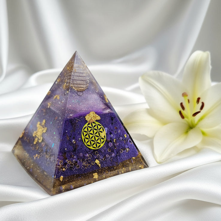 orgonite pyramide protection