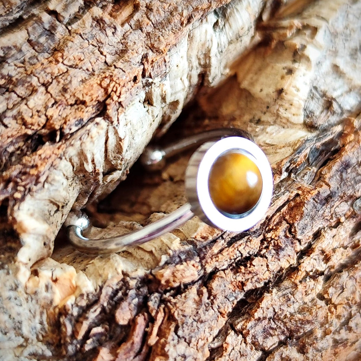 Bague en oeil de tigre ou taureau, argenté, ajustable, au choix