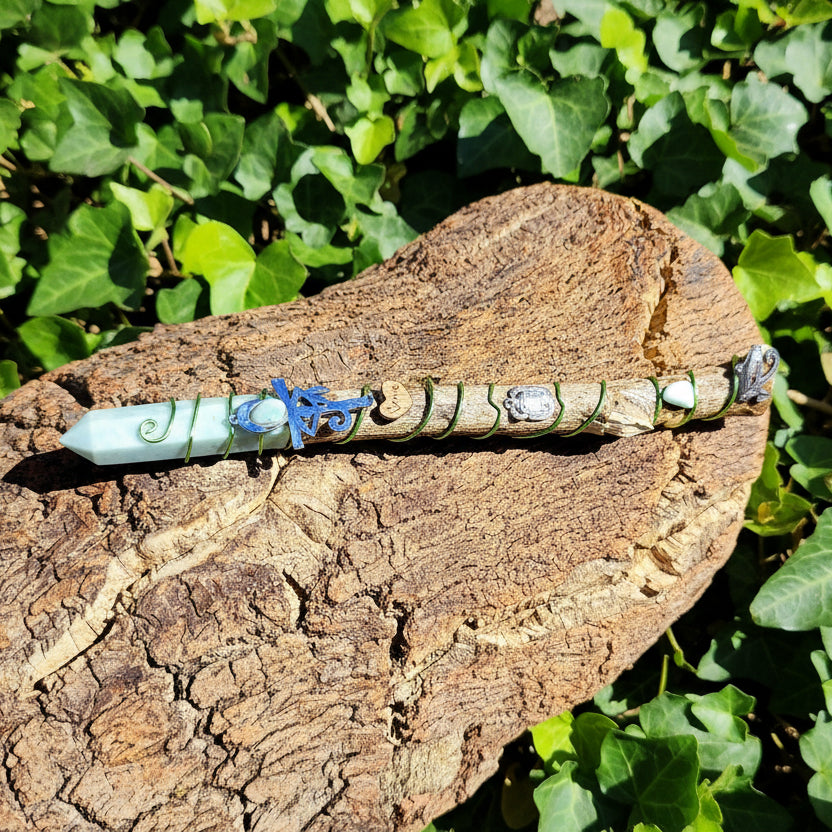 Baguette énergétique en amazonite et bois de noisetier 