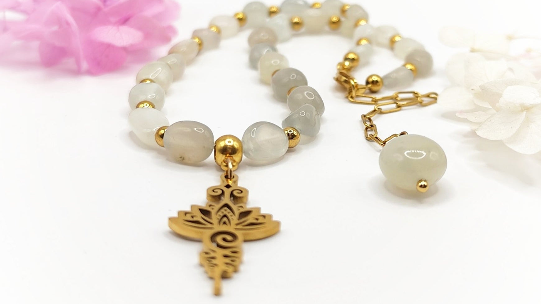 Collier en Pierre de Lune, Fleur de Vie ou Unalome