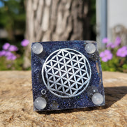 Orgonite pyramide en labradorite au choix