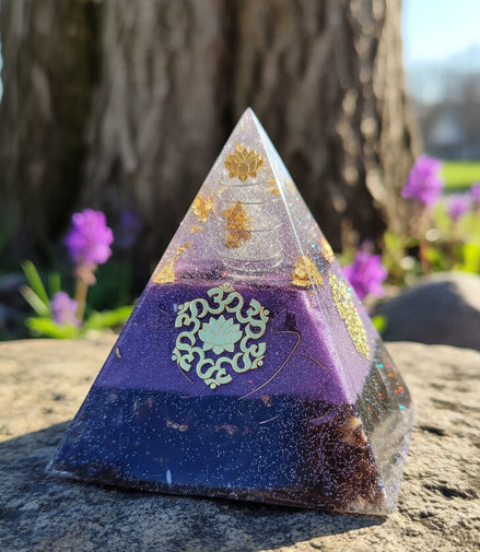 orgonite pyramide protection