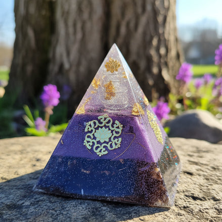 orgonite pyramide protection