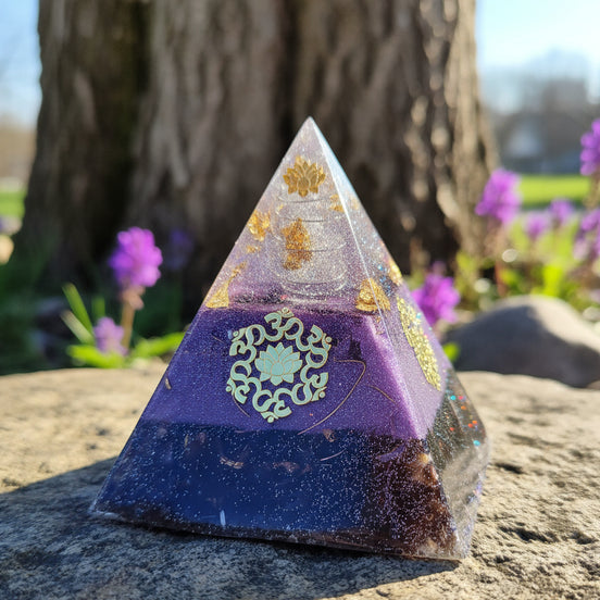 orgonite pyramide protection