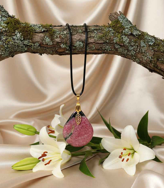 Collier et sa rhodonite extra, doré ou argenté, pierre au choix