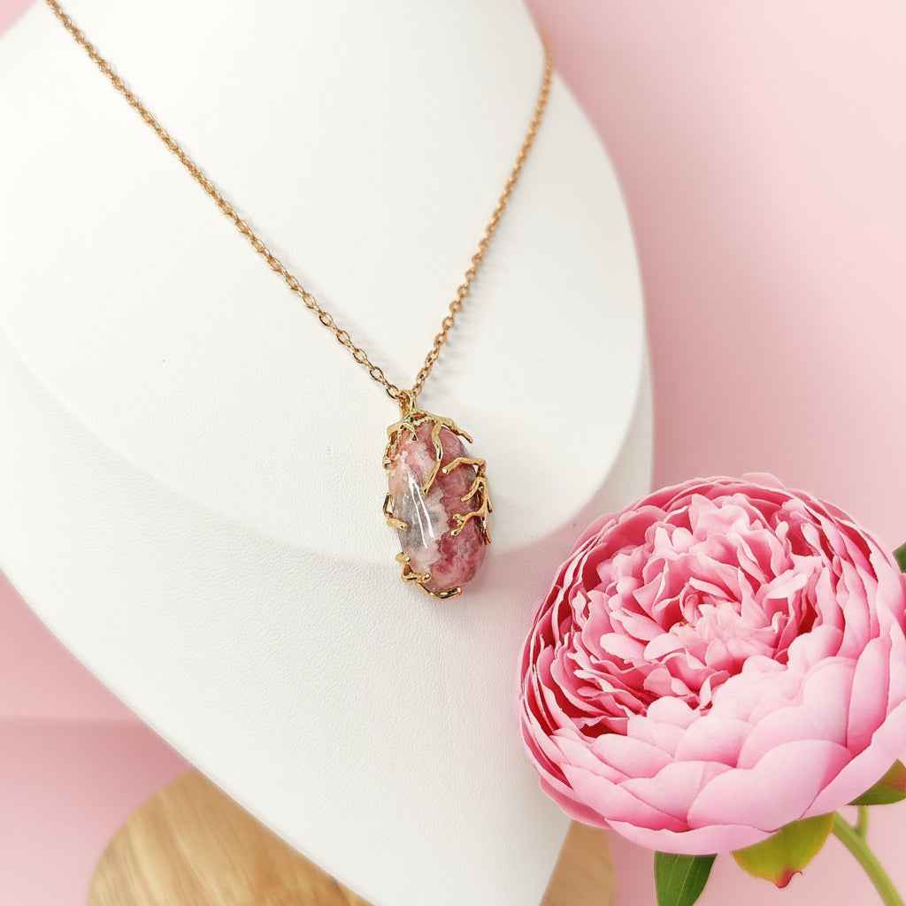 Collier doré en Rhodochrosite sertie extra