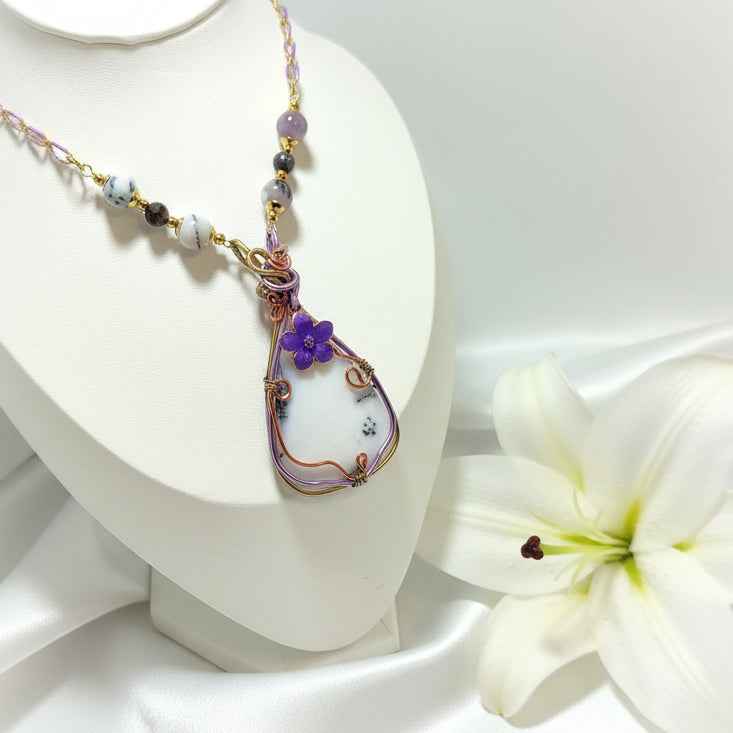 Collier violet et Pendentif en merlinite sertissage cuivre