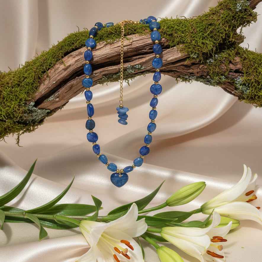 Tour de cou collier doré en cyanite coeur, réglable