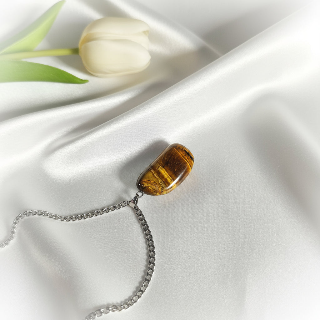 Collier minimaliste en oeil de tigre Au choix