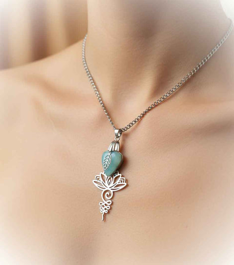 Collier chaine argenté et larimar au choix, sur lotus unalome ou simple