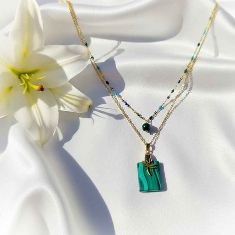 Collier doré libellule et malachite extra