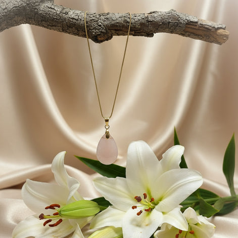Collier chaine fine et pierre en quartz rose