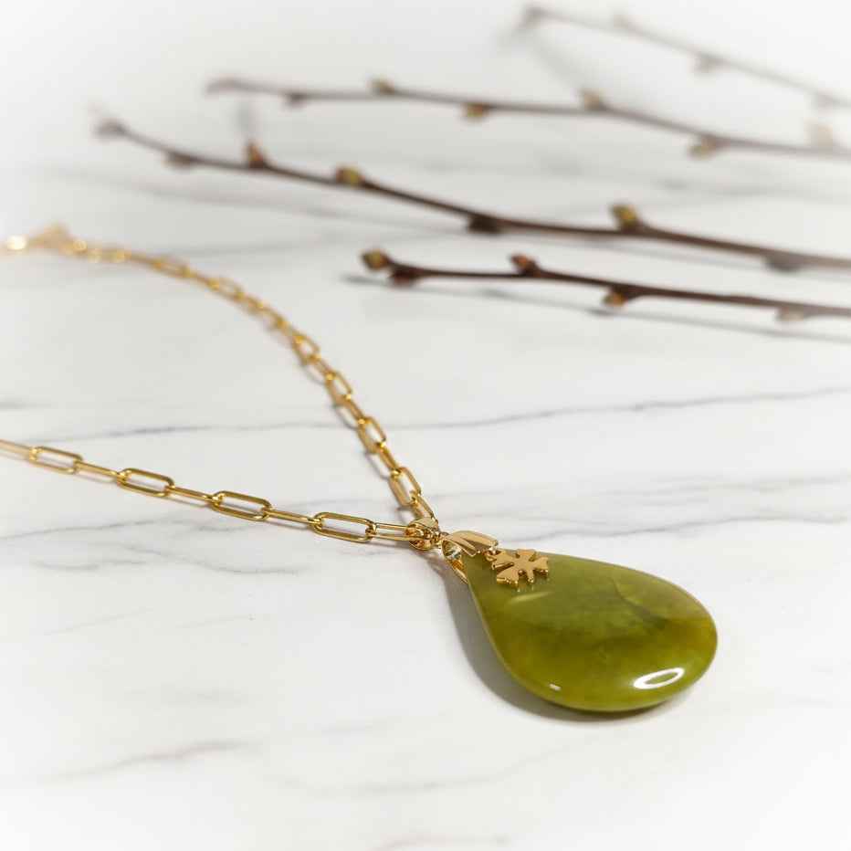 Collier doré opale verte extra, feuille, réglable