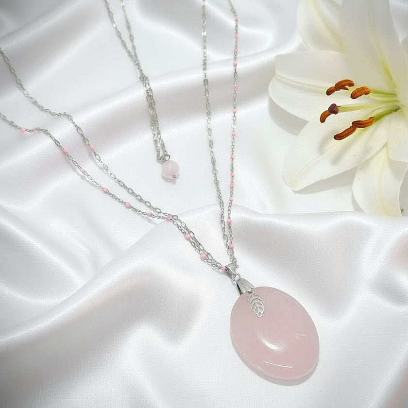 collier rose et argenté en acier inoxydable et quartz rose