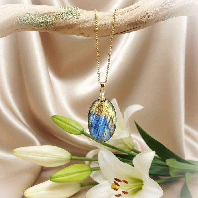 Collier doré labradorite multicolore extra de 4 cm