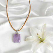Collier liège argenté et son améthyste