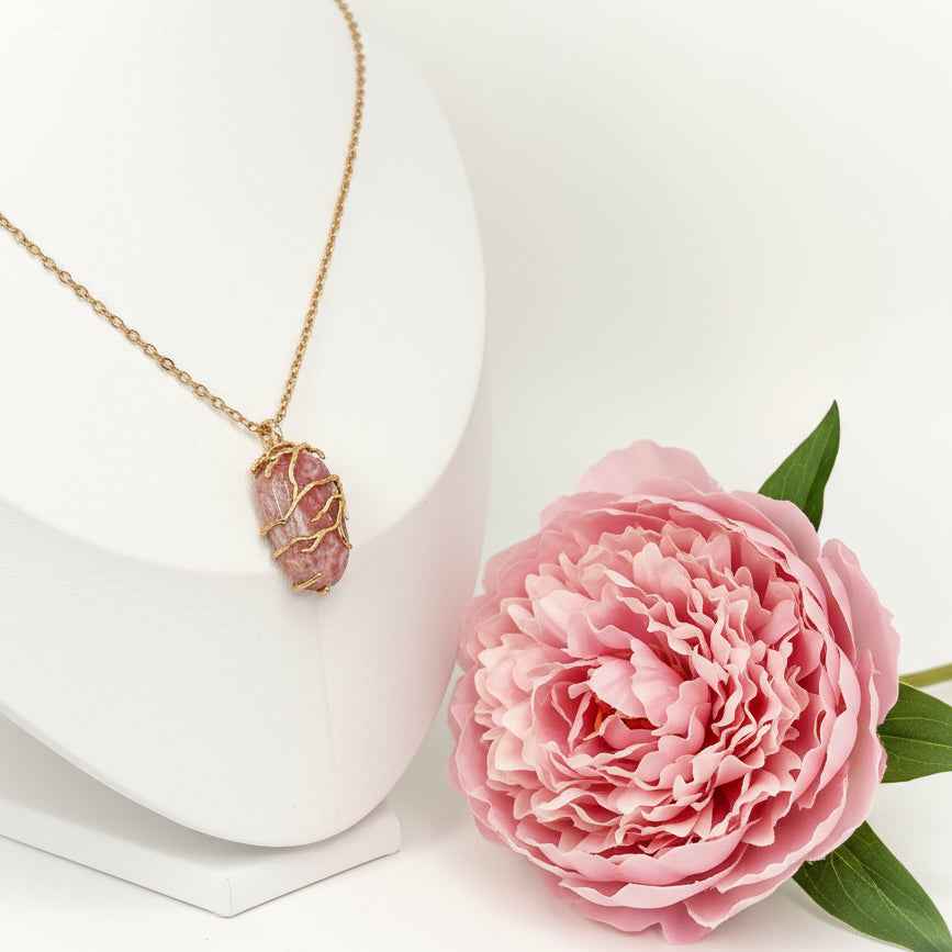 Collier doré en Rhodochrosite sertie extra