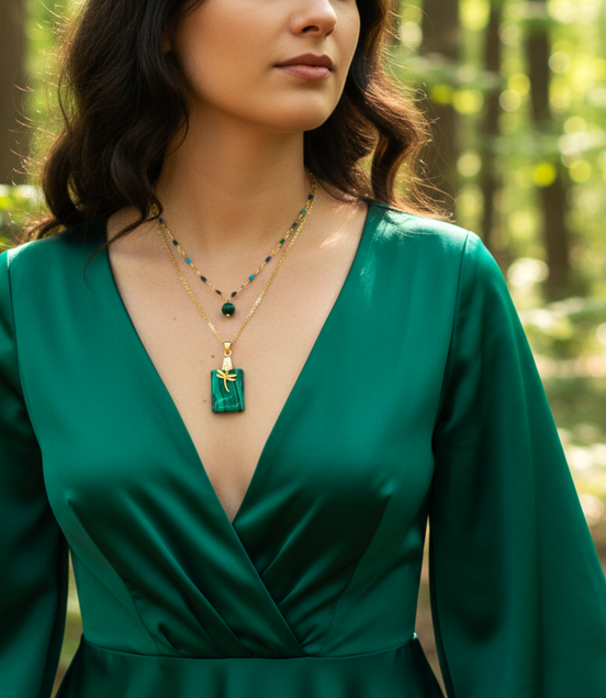 Collier doré libellule et malachite extra