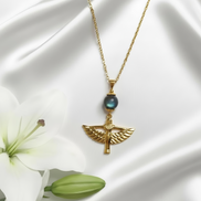 collier doré isis