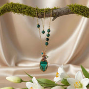 Collier doré enchanté en malachite sertie