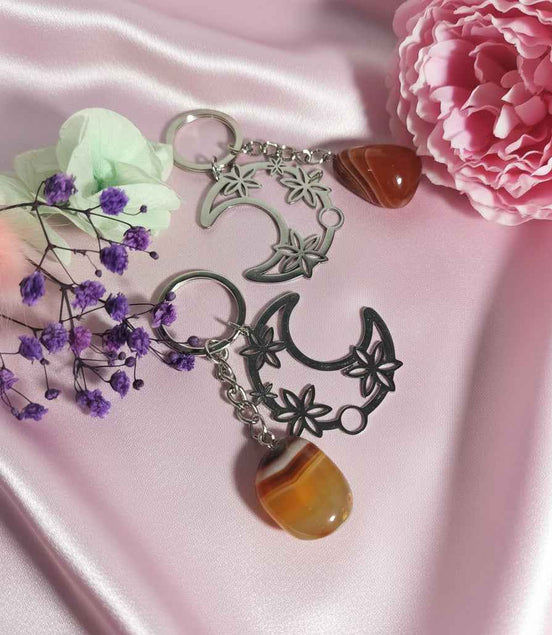 Porte clés lune en cornaline