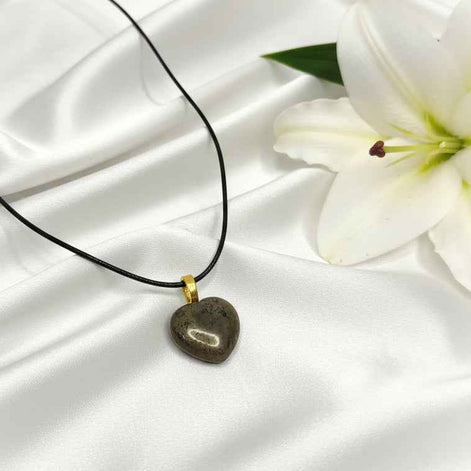 Collier Éclat doré en Pyrite sur chaine