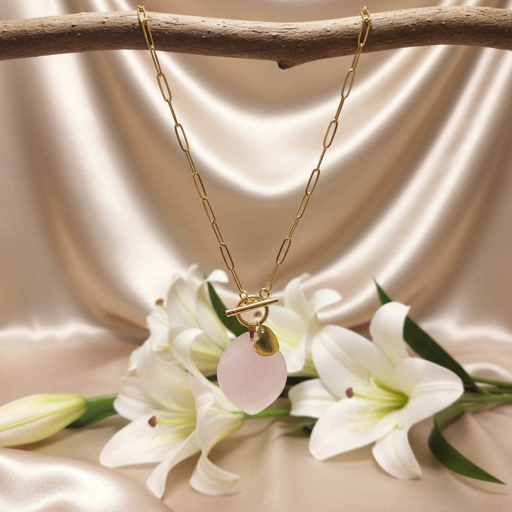 collier coeur doré en pierre rose