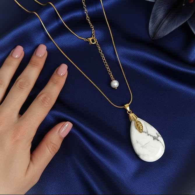 Collier doré et Howlite, Métatron ou feuille