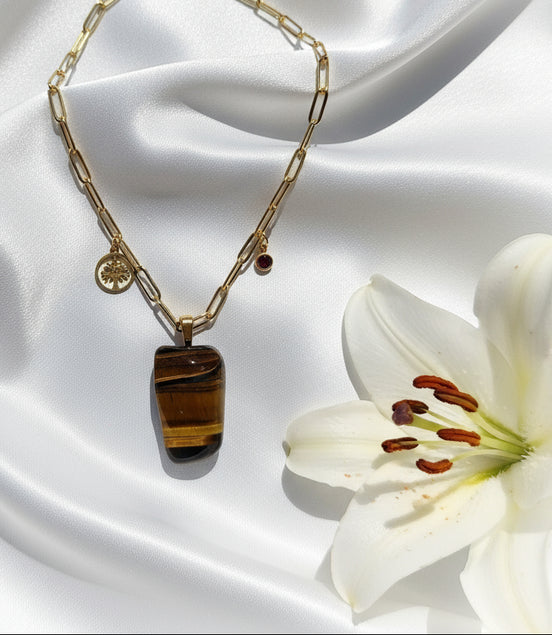 collier avec gros oeil de tigre