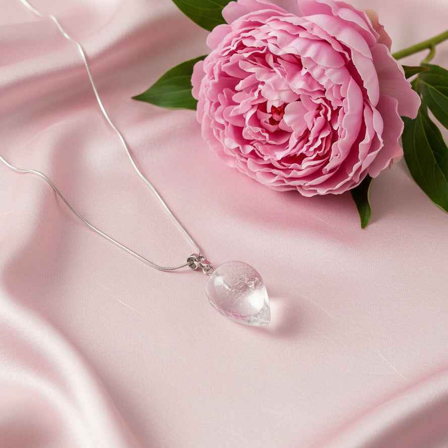 Collier argenté et cristal de roche