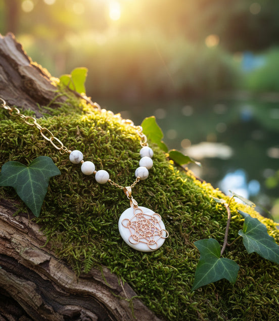 Collier Howlite