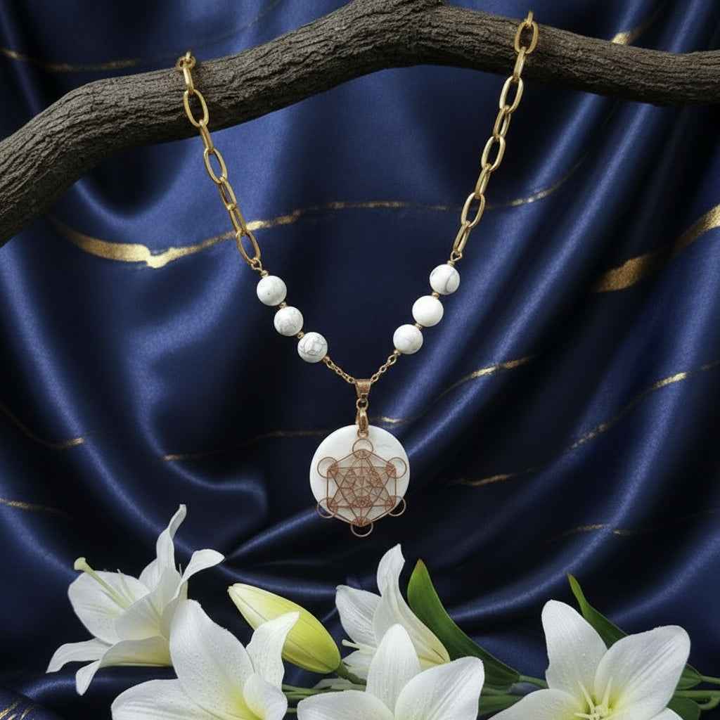 Collier doré et Howlite, Métatron ou feuille