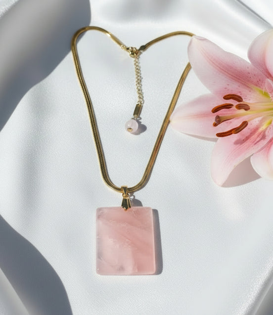 collier quartz rose doré