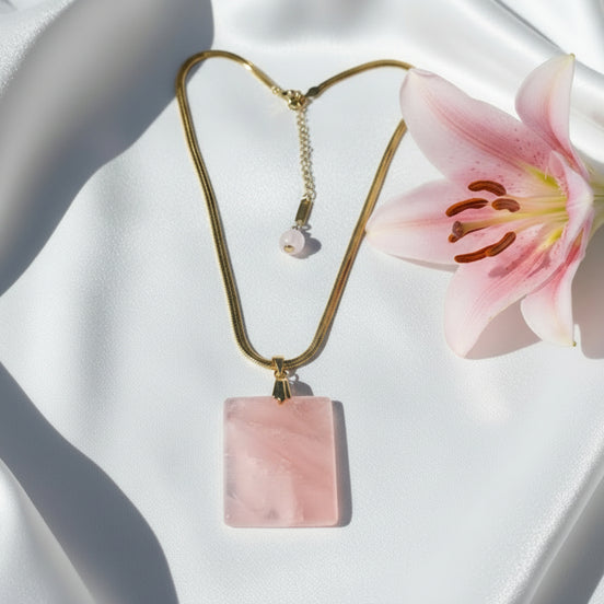 collier quartz rose doré
